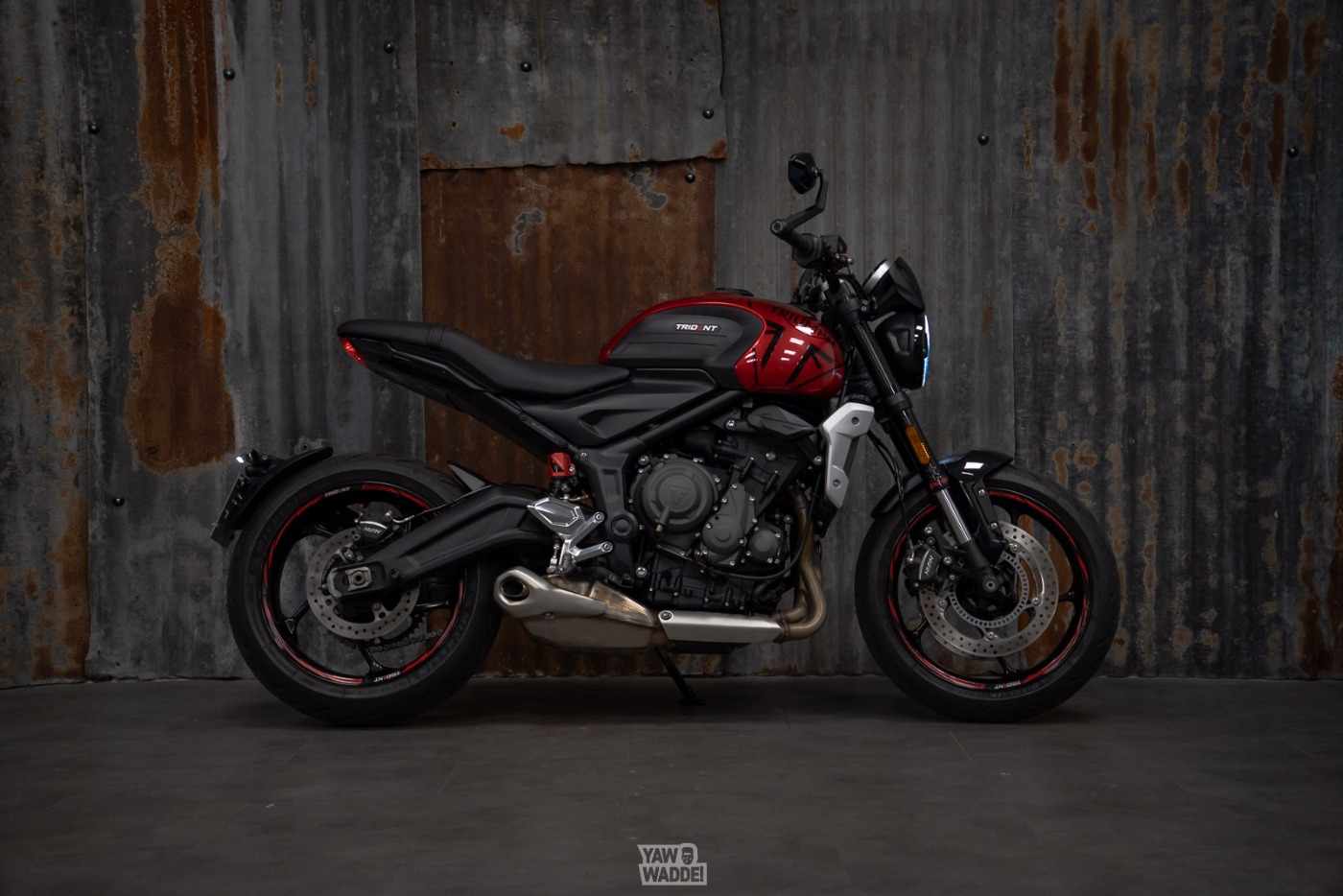 Triumph Trident 660: Carnival Red