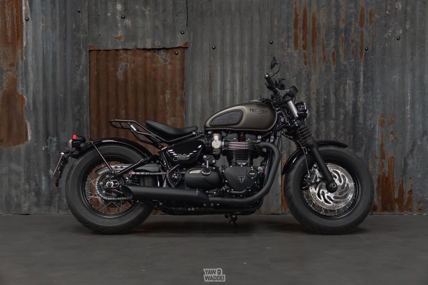 Triumph Bobber Black: ironstone