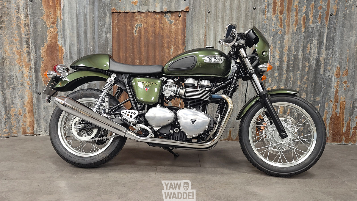 Triumph Thruxton 900