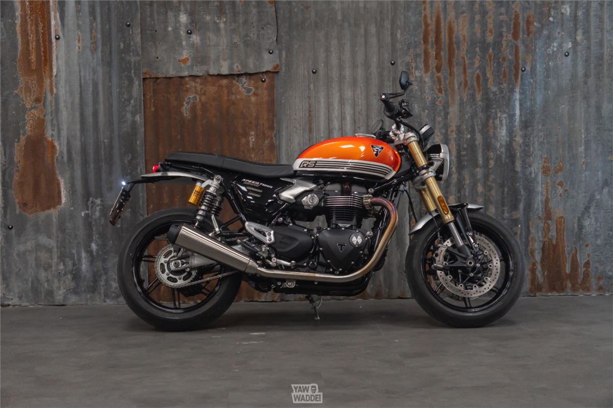 Triumph Speed Twin 1200 RS: Baja Orange