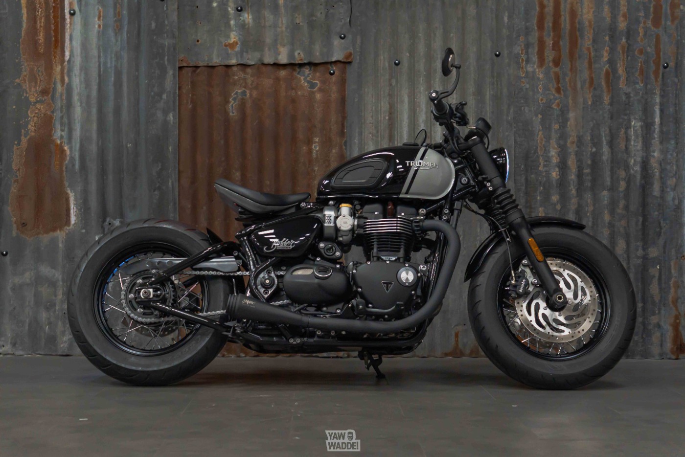 Triumph Bonneville Bobber- Custom Black (BTW aftrekbaar)