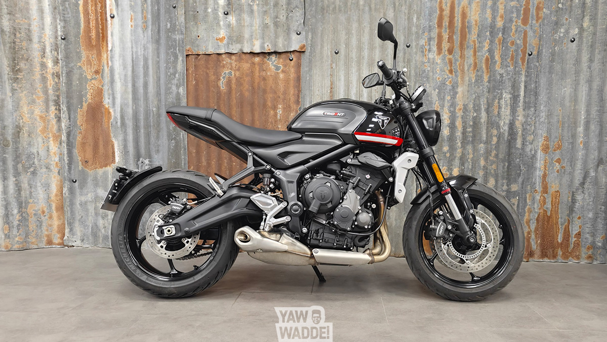 Triumph Trident 660: Sapphire Black