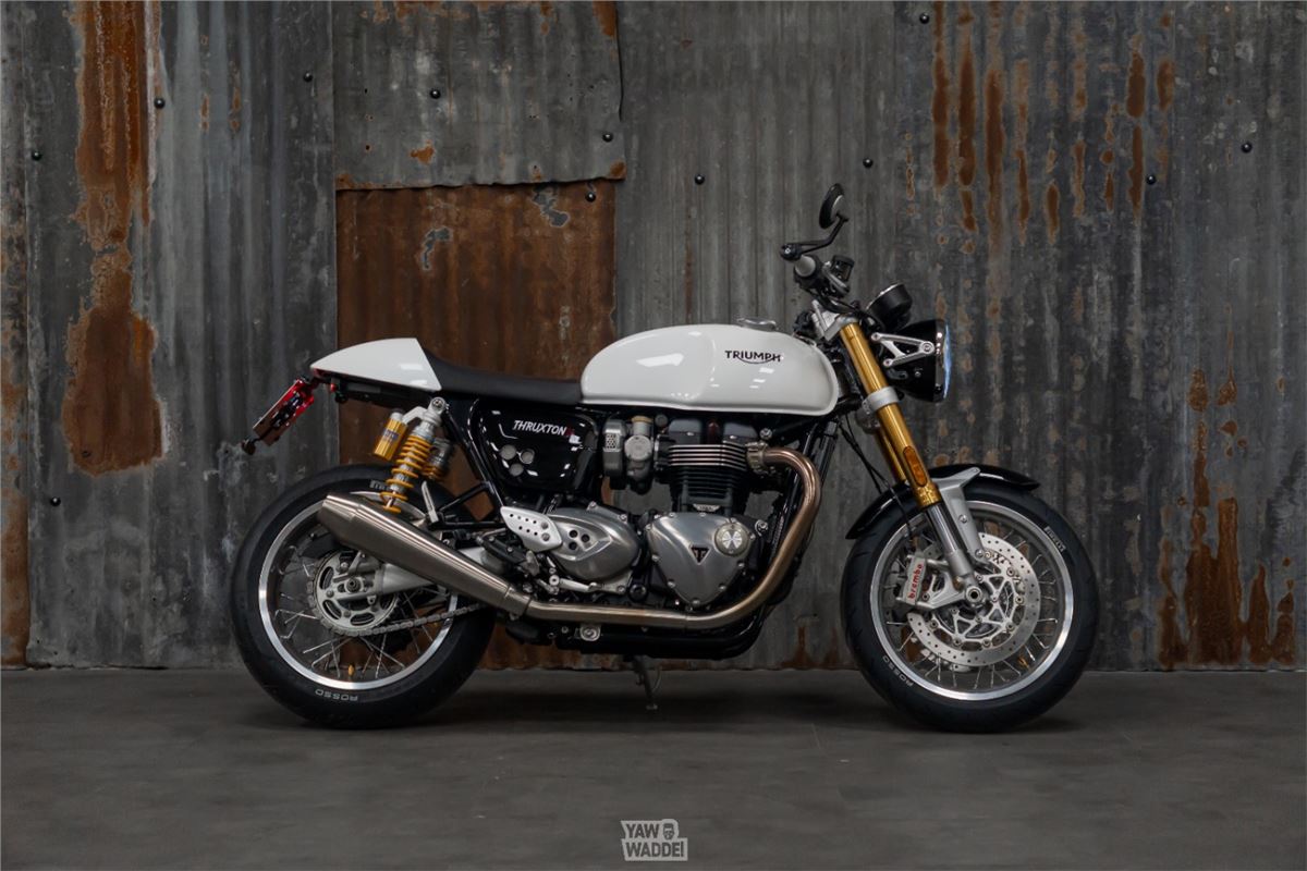 Triumph Thruxton 1200 R: Crystal White