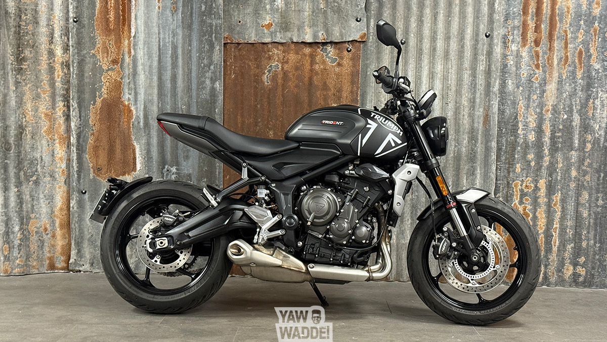 Triumph Trident 660: Matt Jet Black